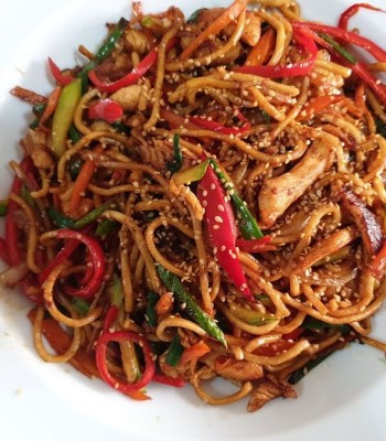 Tavuklu Noodle